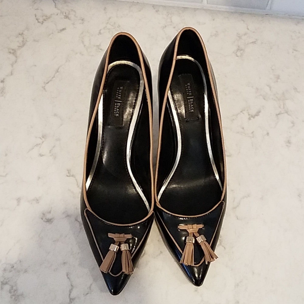 WHITE HOUSE BLACK MARKET Tassel Pumps Size 8M